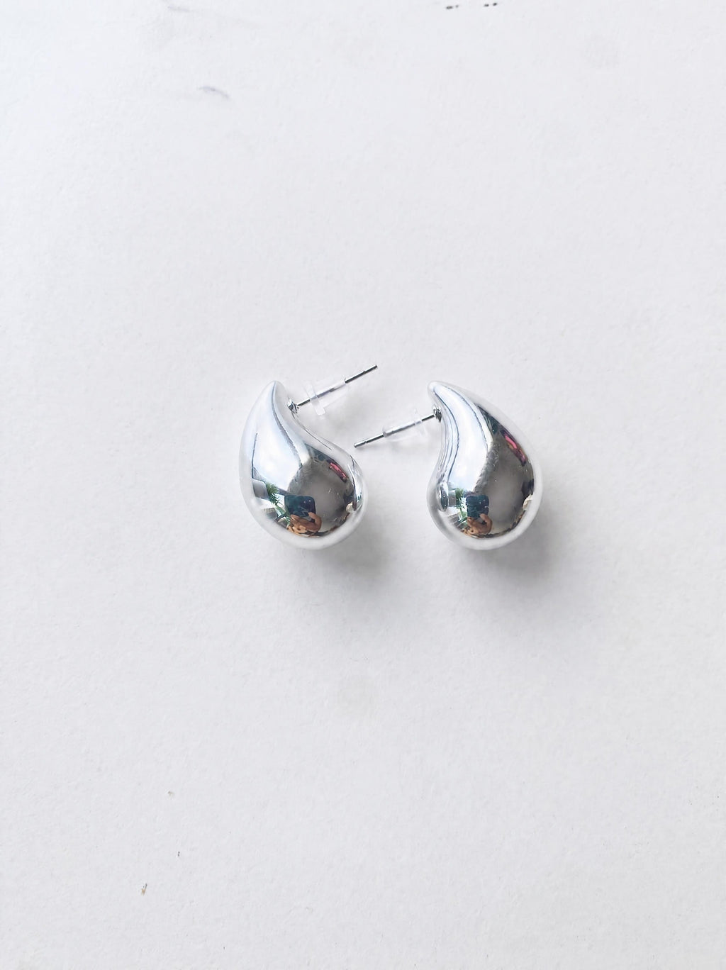 Boucles d'oreilles gouttes argentées